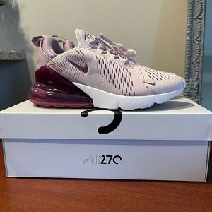 Women’s Nike Air Max 270 - size 8